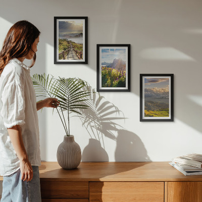 Gallery wall Berglandschappen met bloemen, lucht en pad