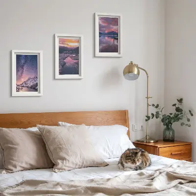 Wanddecoratie met bergen en water natuurlijk landschap in een galerijmuur