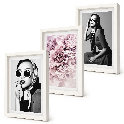 Gallery wall Stijlvolle portretten van vrouwen met roze bloemen