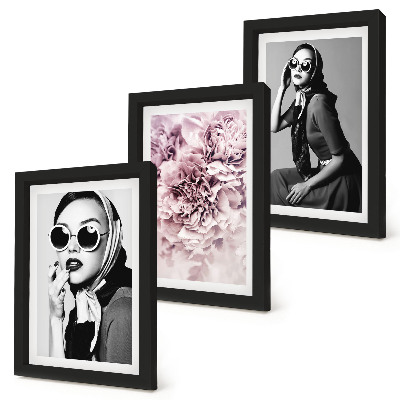 Gallery wall Stijlvolle portretten van vrouwen met roze bloemen