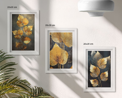 Gallery wall Bladeren in verschillende tinten geel op een donkere achtergrond.