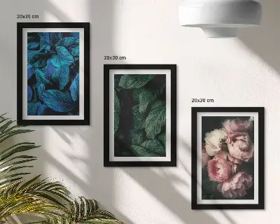 Set ingelijste schilderijen met bladeren en bloemen in verschillende kleuren