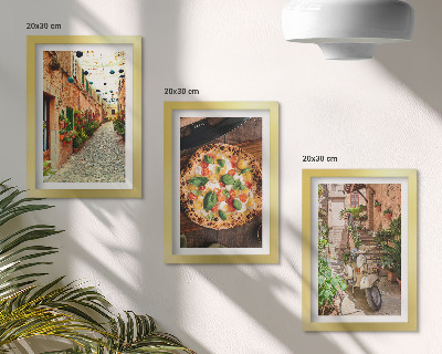 Set van ingelijste schilderijen Sfeervolle straatjes met planten en Italiaanse pizza.