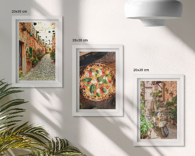 Set van ingelijste schilderijen Sfeervolle straatjes met planten en Italiaanse pizza.