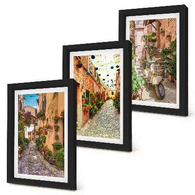 Gallery wall Sfeervolle straatjes met bloemen in een Italiaanse ambiance.