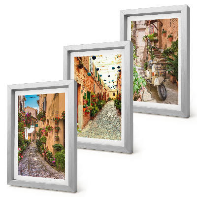 Gallery wall Sfeervolle straatjes met bloemen in een Italiaanse ambiance.