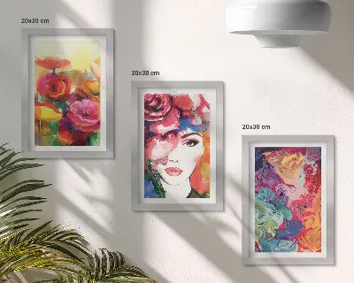 Set van ingelijste schilderijen met abstract portret van een vrouw in intense bloemkleuren