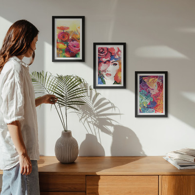 Set van ingelijste schilderijen Bloemen in intense kleuren, portret van een vrouw, abstract
