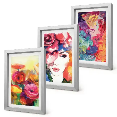 Set van ingelijste schilderijen met abstract portret van een vrouw in intense bloemkleuren