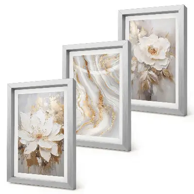 Gallery wall met bloemen en een abstract marmerpatroon