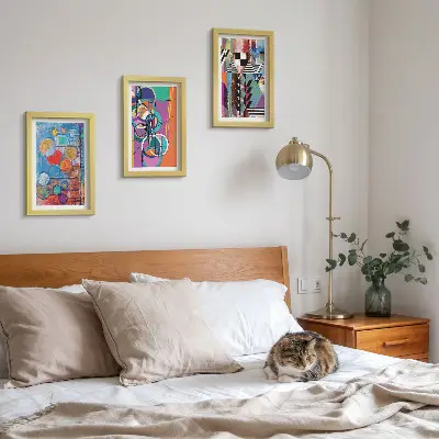 Set van ingelijste schilderijen met abstracte kleurrijke cirkels en geometrische patronen