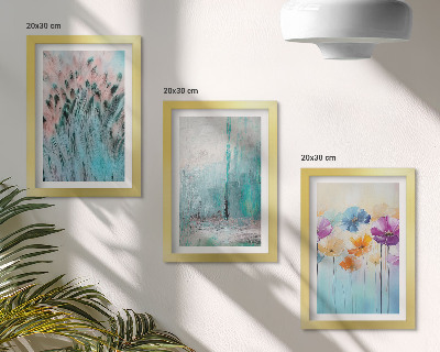 Gallery wall Bloemen tegen een achtergrond van pastelkleuren en delicate patronen.