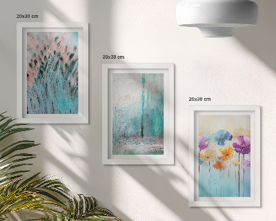 Gallery wall Bloemen tegen een achtergrond van pastelkleuren en delicate patronen.