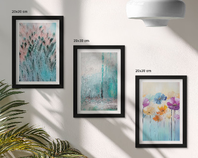 Gallery wall Bloemen tegen een achtergrond van pastelkleuren en delicate patronen.