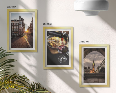 Set van ingelijste schilderijen Een serie foto's met een stad, eten en een uitzicht op Londen.