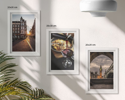 Set van ingelijste schilderijen Een serie foto's met een stad, eten en een uitzicht op Londen.