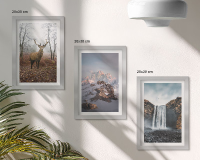 Gallery wall Natuurlijke, ongerepte landschappen, bergen, herten en watervallen.
