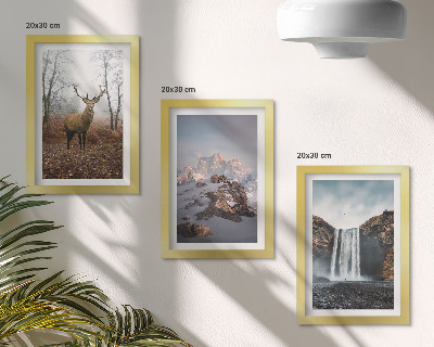 Gallery wall Natuurlijke, ongerepte landschappen, bergen, herten en watervallen.