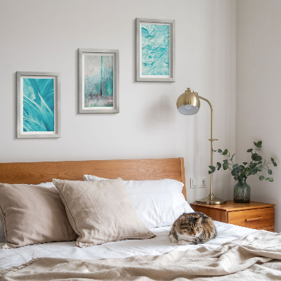 Gallery wall Verschillende blauwtinten in delicate abstracte patronen.
