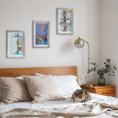 Set ingelijste schilderijen met abstracte composities in schilderstijl