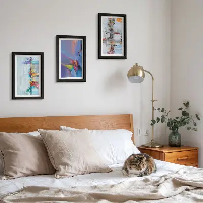 Set ingelijste schilderijen met abstracte composities in schilderstijl