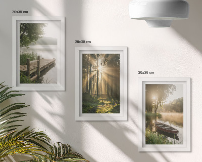 Gallery wall Een kalm meer, bos en een boot in de ochtendmist.