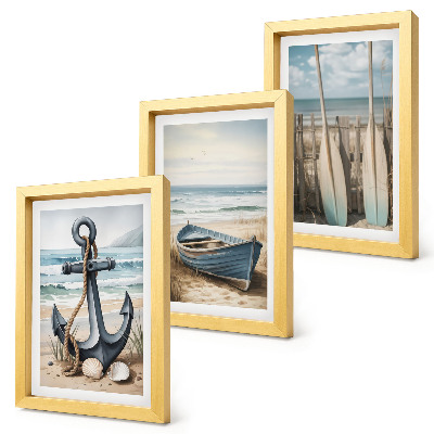 Gallery wall Bootanker en roeispanen op het strand met de zee