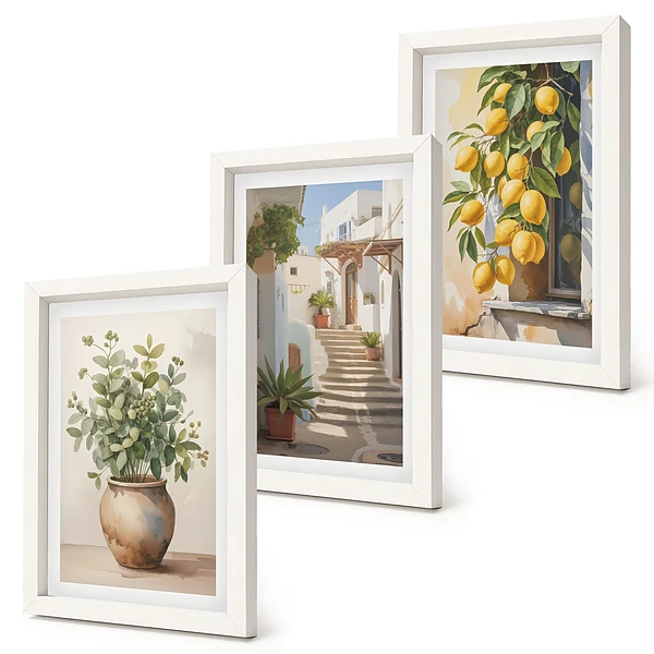 Gallery wall met potplanten en citroenen tegen een straatachtergrond