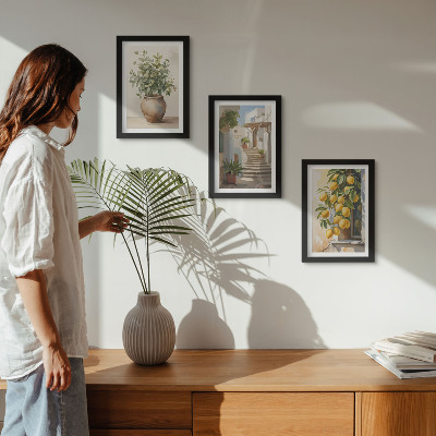 Gallery wall Potplanten en citroenen tegen de achtergrond van een straat.