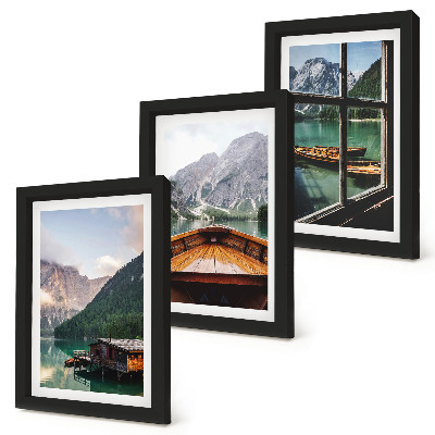 Gallery wall Bergmeer met een boot en houten huisjes