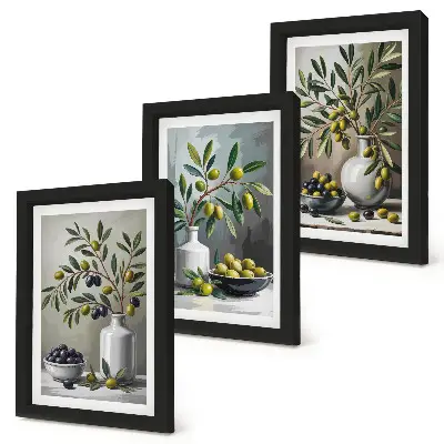 Set ingelijste schilderijen met olijven in keramische schalen op een grijze achtergrond