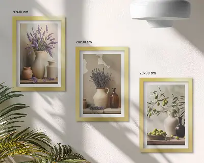 Wanddecoratie met bloemen in vazen, olijven en natuurlijke elementen