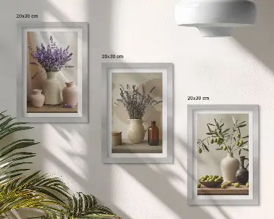 Wanddecoratie met gallery wall motief met lavendelbloemen, olijven en keramische vazen