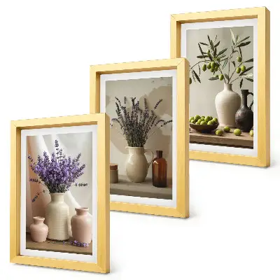 Wanddecoratie met gallery wall motief met lavendelbloemen, olijven en keramische vazen