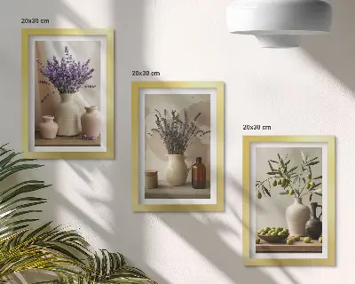 Wanddecoratie met gallery wall motief met lavendelbloemen, olijven en keramische vazen