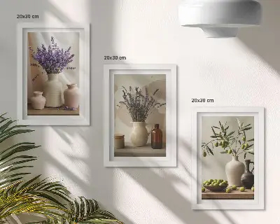 Wanddecoratie met gallery wall motief met lavendelbloemen, olijven en keramische vazen