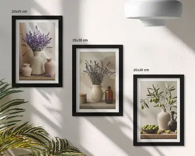 Wanddecoratie met gallery wall motief met lavendelbloemen, olijven en keramische vazen