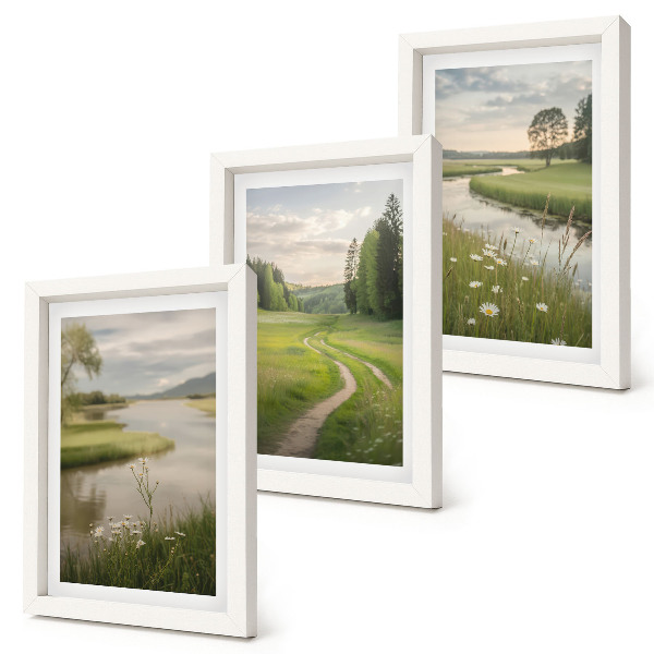Gallery wall Rustig zomerlandschap met een rivier en een bloemenweide.