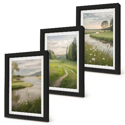 Gallery wall Rustig zomerlandschap met een rivier en een bloemenweide.