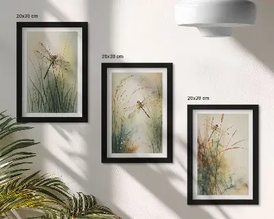 Set ingelijste schilderijen met afbeelding van geschilderd gras en libellen boven het water