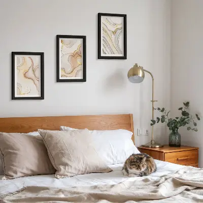 Gallery wall lineaire abstracte motieven als stijlvolle decoratie