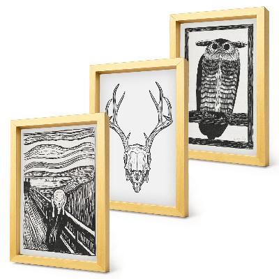 Gallery wall Geïnspireerd door de afbeelding uit Scream met een schedel en een uil in een grafische stijl.
