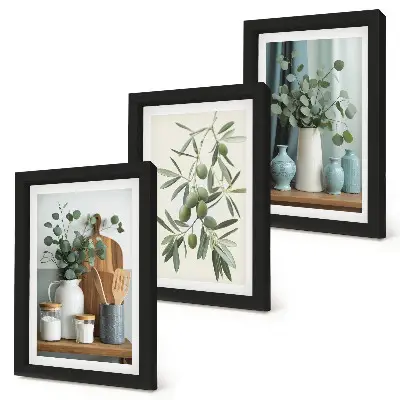 Set van ingelijste schilderijen met esthetische afbeelding van groene olijven en eucalyptustakken