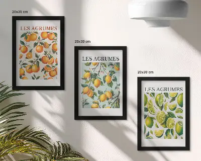 Gallery wall met fruitige citruspatronen in pastelkleuren