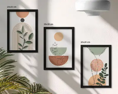Gallery wall met abstracte vormen en kleurrijke plantmotieven