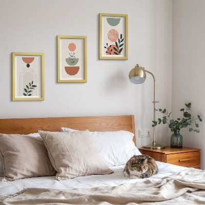 Set van ingelijste schilderijen Plantmotieven in moderne vormen en kleuren.