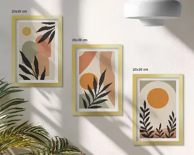 Gallery wall met abstracte vormen en plantmotieven in warme kleuren