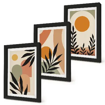 Gallery wall met abstracte vormen en plantmotieven in warme kleuren