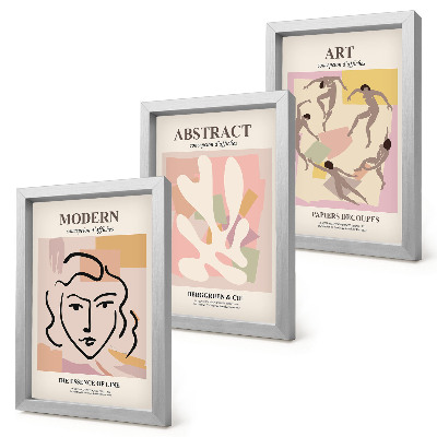 Gallery wall Stijlvolle portretten en abstracte vormen in pastelkleuren.