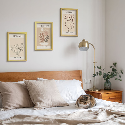 Set van ingelijste schilderijen Plantmotieven en lijnen in een moderne stijl.
